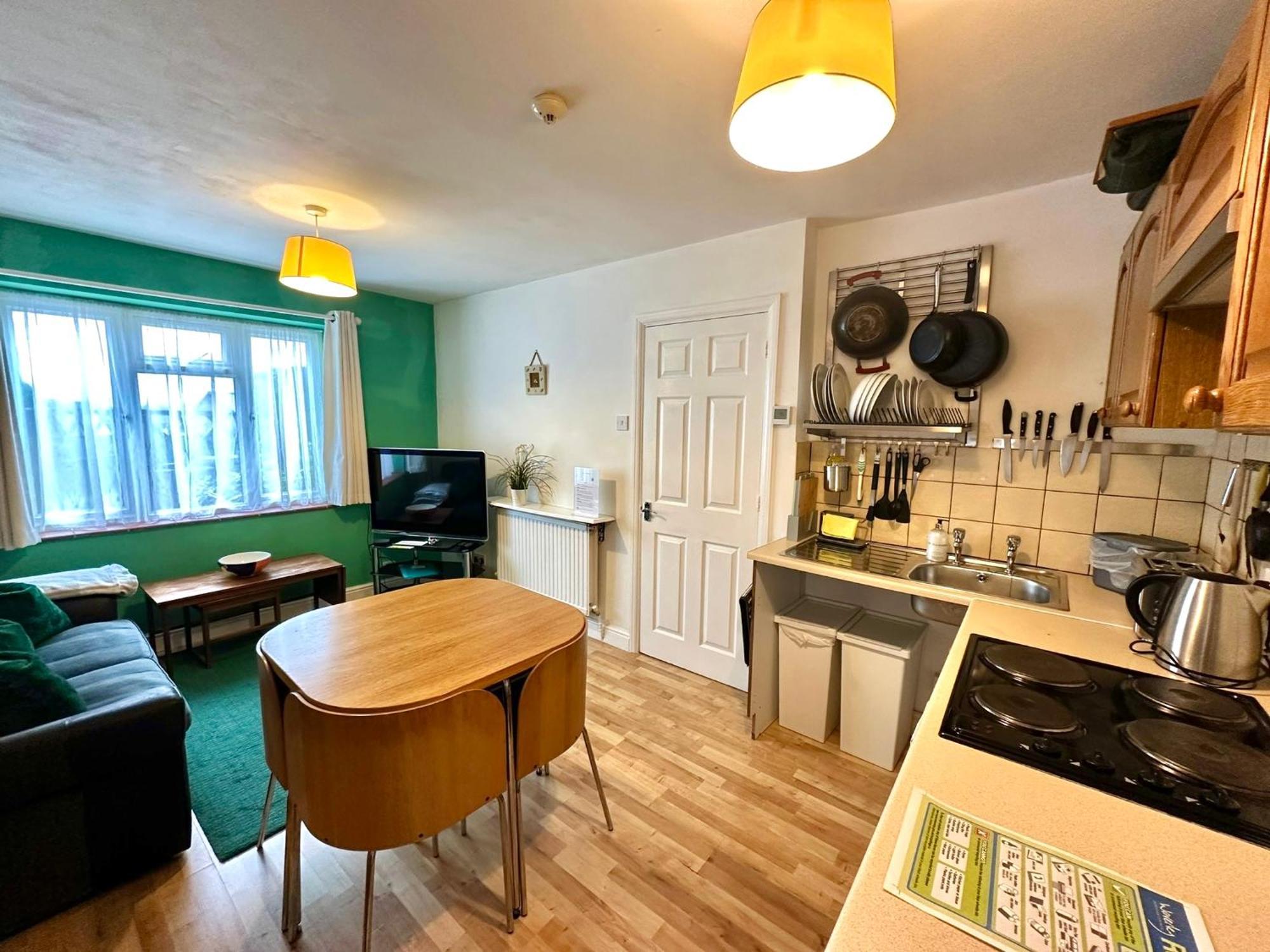 Pound Corner Appartement Godalming Buitenkant foto